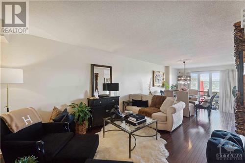 open concept - 224 Macoun Circle, Ottawa, ON - Indoor Photo Showing Living Room