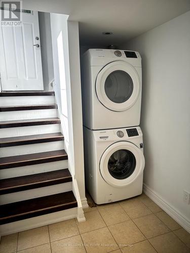 39 Willis Drive, Brampton, ON - Indoor Photo Showing Laundry Room