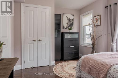 2027 Queensborough Gate, Mississauga, ON - Indoor Photo Showing Bedroom