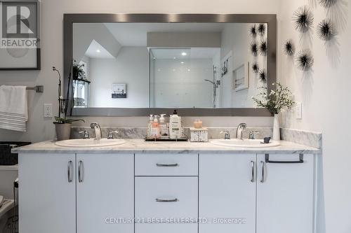 2027 Queensborough Gate, Mississauga, ON - Indoor Photo Showing Bathroom