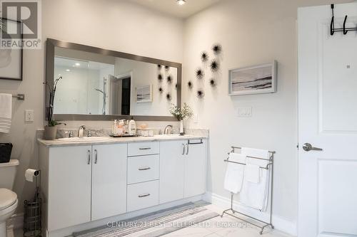 2027 Queensborough Gate, Mississauga, ON - Indoor Photo Showing Bathroom