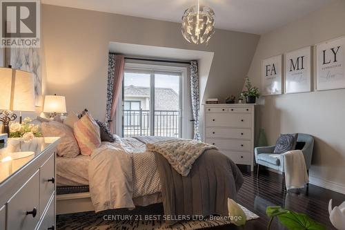 2027 Queensborough Gate, Mississauga, ON - Indoor Photo Showing Bedroom