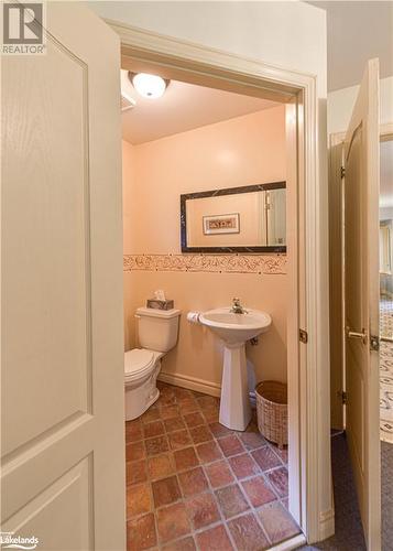 1923 Marchmont Road, Severn, ON - Indoor Photo Showing Bathroom