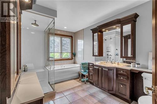 15947 Sunset Drive, Long Sault, ON - Indoor Photo Showing Bathroom