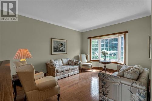 15947 Sunset Drive, Long Sault, ON - Indoor Photo Showing Living Room
