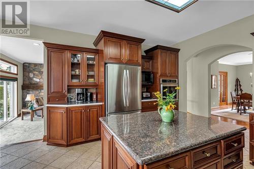 15947 Sunset Drive, Long Sault, ON - Indoor Photo Showing Kitchen