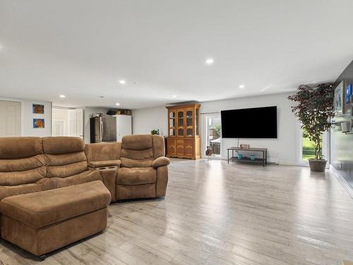 Logement - 229 Ch. Du Marquis, Pontiac, QC - Indoor Photo Showing Living Room