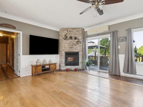 Living room - 229 Ch. Du Marquis, Pontiac, QC - Indoor Photo Showing Living Room With Fireplace