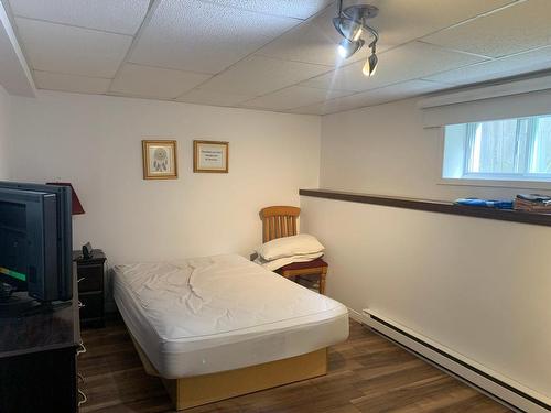 Bedroom - 383 Av. Cartier, Sept-Îles, QC - Indoor Photo Showing Bedroom