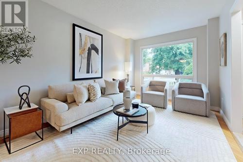 113 Large Crescent, Ajax, ON - Indoor Photo Showing Living Room