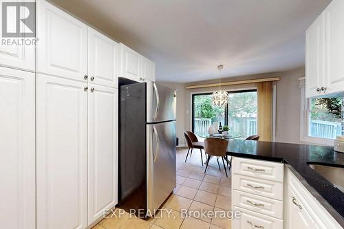 113 Large Crescent, Ajax, ON - Indoor Photo Showing Kitchen