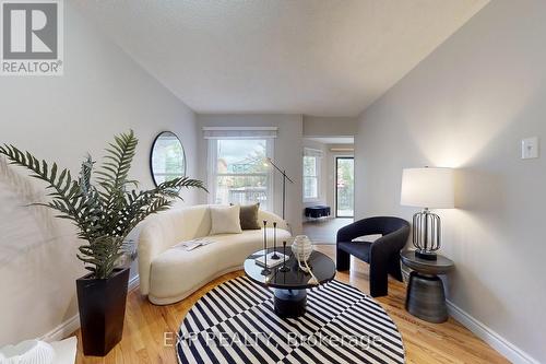 113 Large Crescent, Ajax, ON - Indoor Photo Showing Living Room