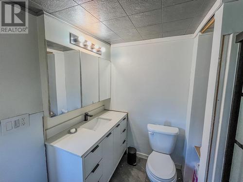 618 Papineau Street, Penticton, BC - Indoor Photo Showing Bathroom