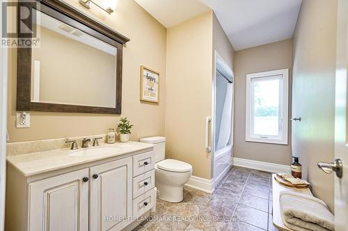 3948 Vandorf Side Road, Whitchurch-Stouffville, ON - Indoor Photo Showing Bathroom