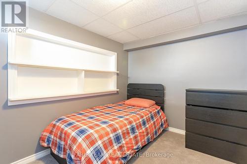 220 Mary Anne Drive, Barrie, ON - Indoor Photo Showing Bedroom