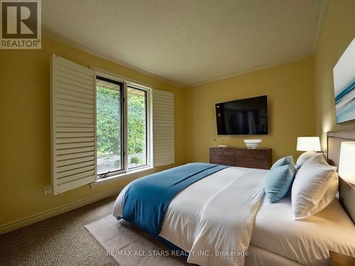 7 Patricia Place, Kawartha Lakes, ON - Indoor Photo Showing Bedroom