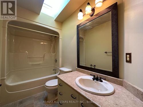 7 Patricia Place, Kawartha Lakes, ON - Indoor Photo Showing Bathroom