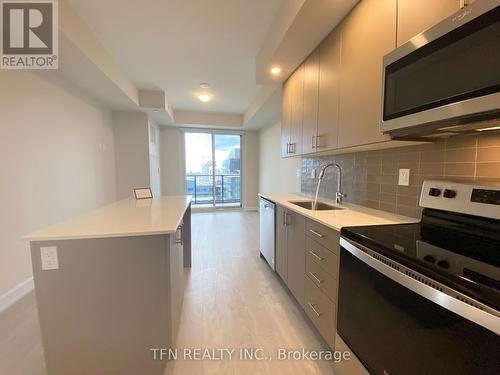 1308 - 3220 William Coltson Avenue, Oakville, ON - Indoor Photo Showing Kitchen