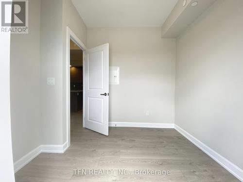 1308 - 3220 William Coltson Avenue, Oakville, ON - Indoor Photo Showing Other Room