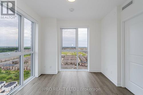 1909 - 335 Wheat Boom Drive, Oakville, ON - Indoor Photo Showing Other Room