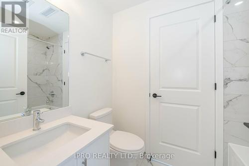 1909 - 335 Wheat Boom Drive, Oakville, ON - Indoor Photo Showing Bathroom