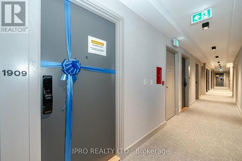 1909 - 335 Wheat Boom Drive, Oakville, ON - Indoor Photo Showing Other Room