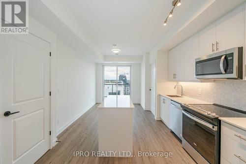 1909 - 335 Wheat Boom Drive, Oakville, ON - Indoor Photo Showing Kitchen