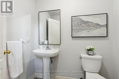 4727 Centretown Way, Mississauga, ON - Indoor Photo Showing Bathroom