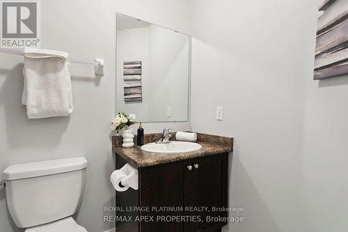 4727 Centretown Way, Mississauga, ON - Indoor Photo Showing Bathroom