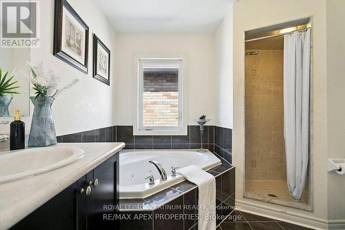 4727 Centretown Way, Mississauga, ON - Indoor Photo Showing Bathroom