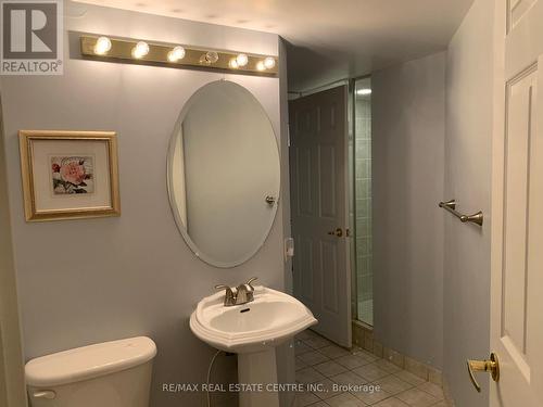 821 - 25 Kingsbridge Garden Circle, Mississauga, ON - Indoor Photo Showing Bathroom