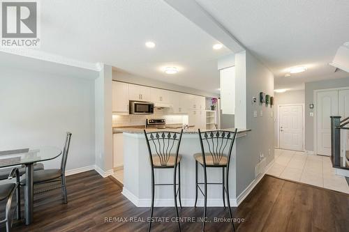 54 - 5662 Glen Erin Drive, Mississauga, ON - Indoor Photo Showing Kitchen