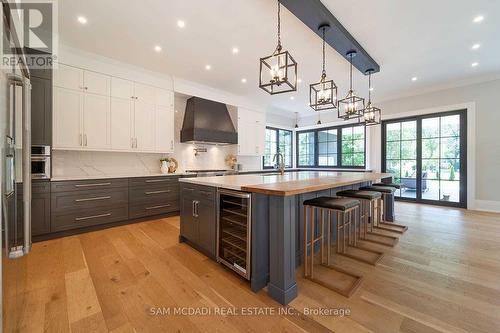 584 Fourth Line, Oakville, ON - Indoor Photo Showing Kitchen With Upgraded Kitchen