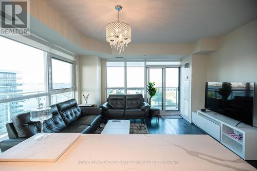 1509 - 33 Shore Breeze Drive, Toronto, ON - Indoor Photo Showing Living Room