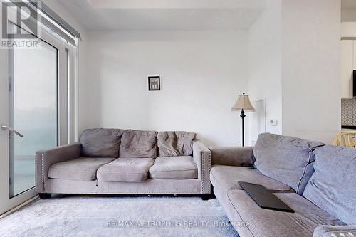 304 - 5 Wellington Street S, Kitchener, ON - Indoor Photo Showing Living Room