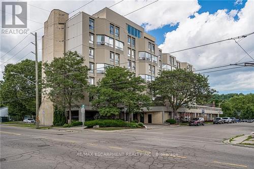 209 - 10 John Street, Hamilton (Dundas), ON - Outdoor