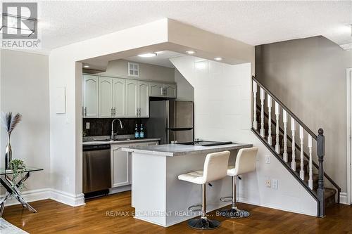 209 - 10 John Street, Hamilton (Dundas), ON - Indoor Photo Showing Kitchen