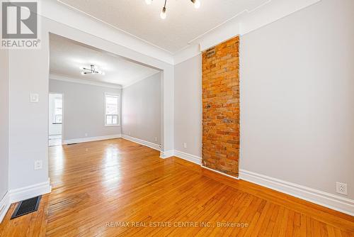 28 Fullerton Avenue, Hamilton, ON - Indoor Photo Showing Other Room