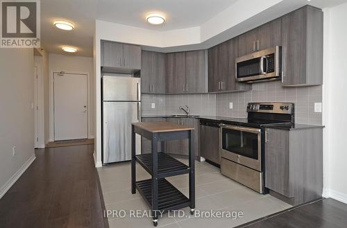 305 - 560 North Service Road, Grimsby, ON - Indoor Photo Showing Kitchen