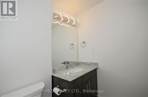 305 - 560 North Service Road, Grimsby, ON - Indoor Photo Showing Bathroom