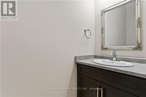 15 Efthemio Court, West Lincoln, ON - Indoor Photo Showing Bathroom