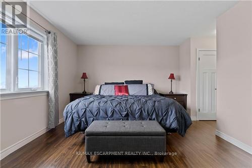 15 Efthemio Court, West Lincoln, ON - Indoor Photo Showing Bedroom