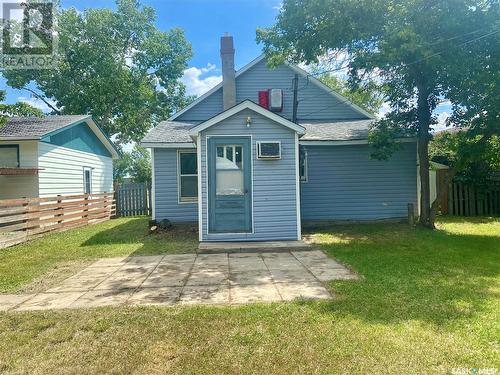 6266 Queens Avenue, Gull Lake, SK - Outdoor
