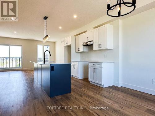 44 - 1595 Capri Crescent, London, ON - Indoor Photo Showing Kitchen