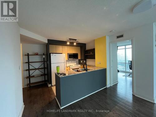 615 - 11 Brunel Court, Toronto, ON - Indoor Photo Showing Kitchen