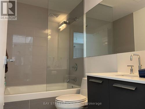 2704 - 50 Charles Street E, Toronto, ON - Indoor Photo Showing Bathroom