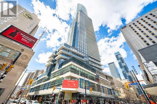 2714 - 386 Yonge Street, Toronto, ON - Outdoor