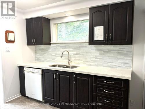 Main Fl - 100 Crockamhill Drive, Toronto, ON - Indoor Photo Showing Kitchen With Double Sink