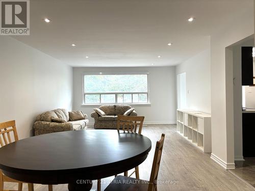 Main Fl - 100 Crockamhill Drive, Toronto, ON - Indoor Photo Showing Dining Room