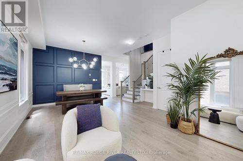 91 Maskell Crescent, Whitby, ON - Indoor Photo Showing Living Room